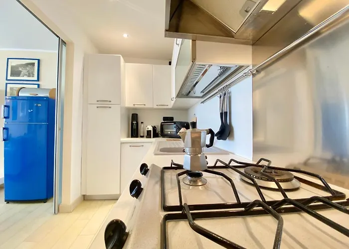 Casaviva - Beachfront Trilo With Parking In Lägenhet Camogli