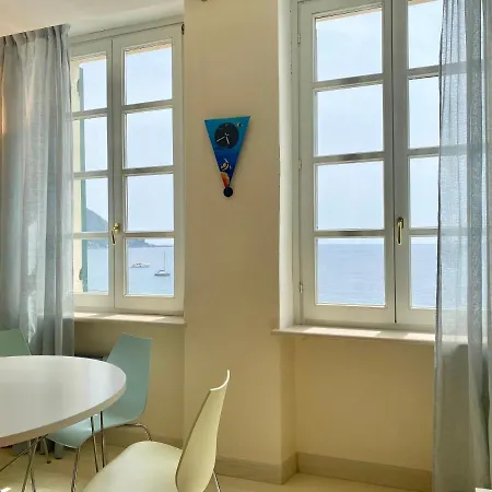 Apartment Casaviva - Beachfront Trilo With Parking In Camogli