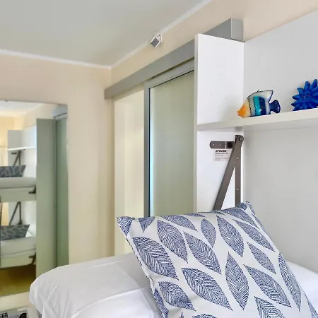 Casaviva - Beachfront Trilo With Parking In * Camogli