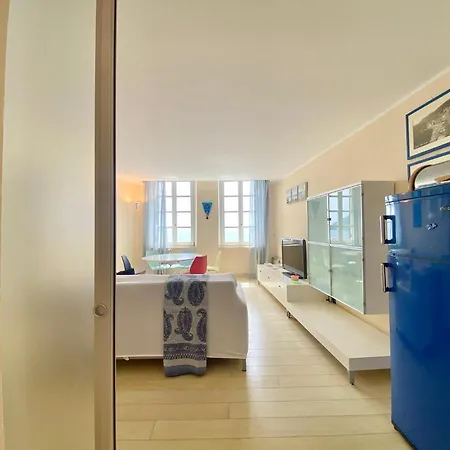 Casaviva - Beachfront Trilo With Parking In Apartment Camogli