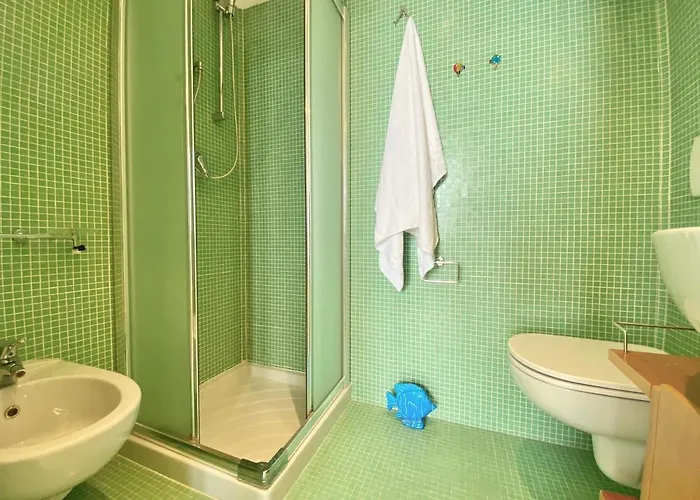 Casaviva - Beachfront Trilo With Parking In Camogli