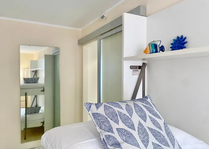 Casaviva - Beachfront Trilo With Parking In * Camogli