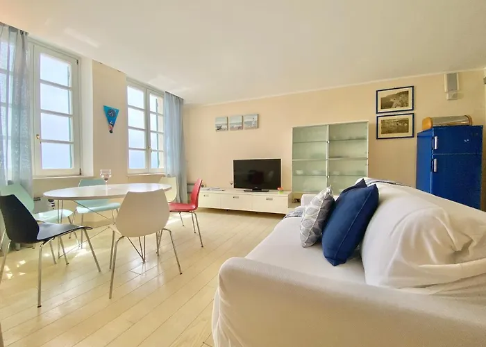 Casaviva - Beachfront Trilo With Parking In Apartment Camogli