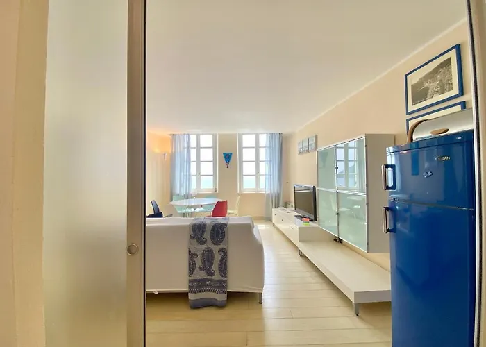 Casaviva - Beachfront Trilo With Parking In Apartment Camogli